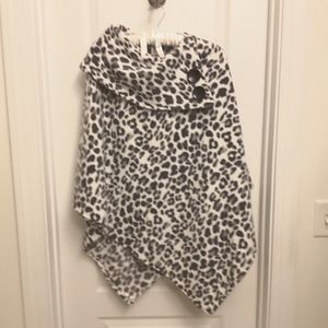 Brand new warm and cozy poncho OS